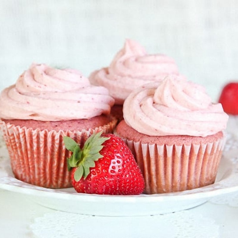 Bánh Cupcake Sữa Chua và Dâu